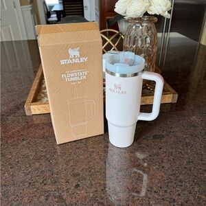Stanley 30oz. Quencher H2.0 FlowState Tumbler Rose Quartz Light Pink New in Box